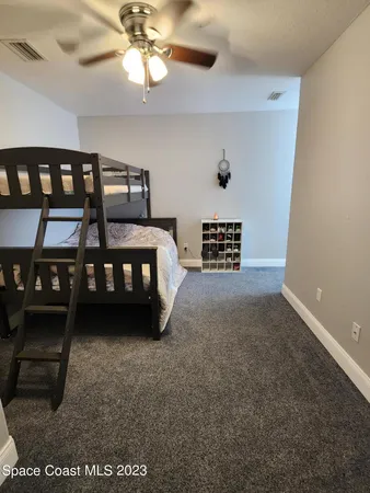 a view of livingroom with furniture
