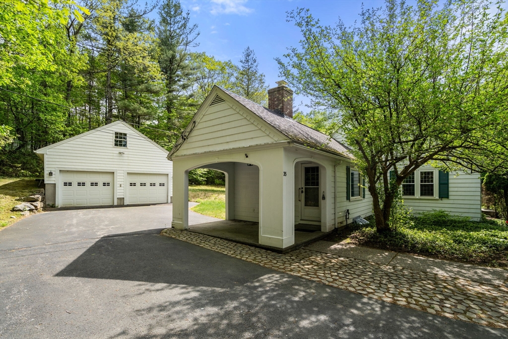 35 Chapin Road Holden, MA 01520 - Photo 4 of 37