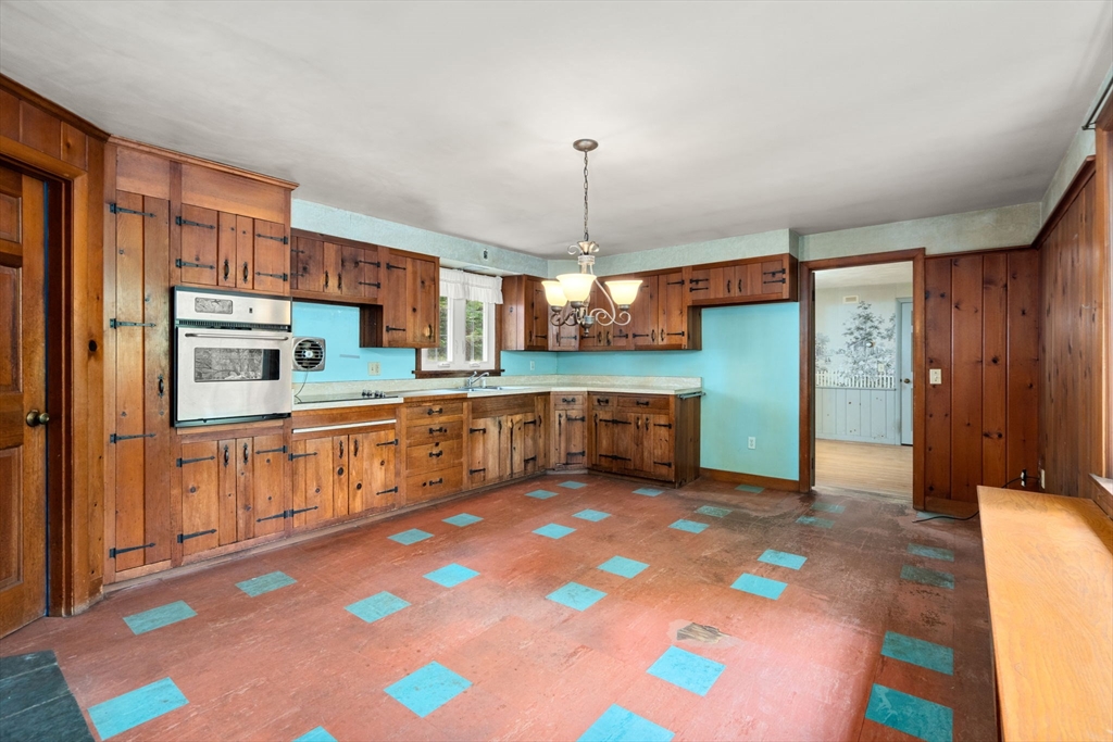 35 Chapin Road Holden, MA 01520 - Photo 5 of 37