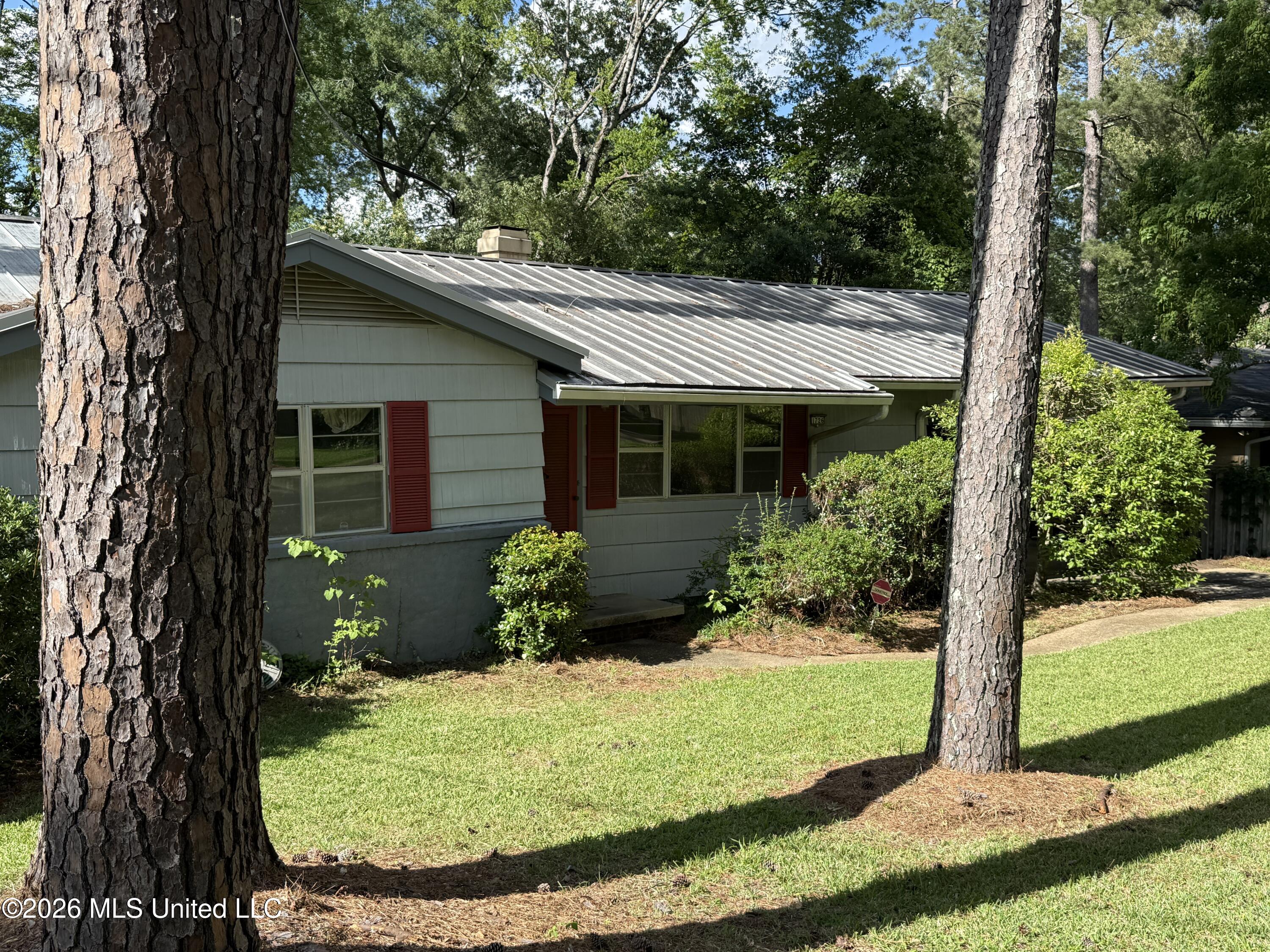 1726 Winchester Street Jackson, MS 39211 - Photo 2 of 39 IMG_8195