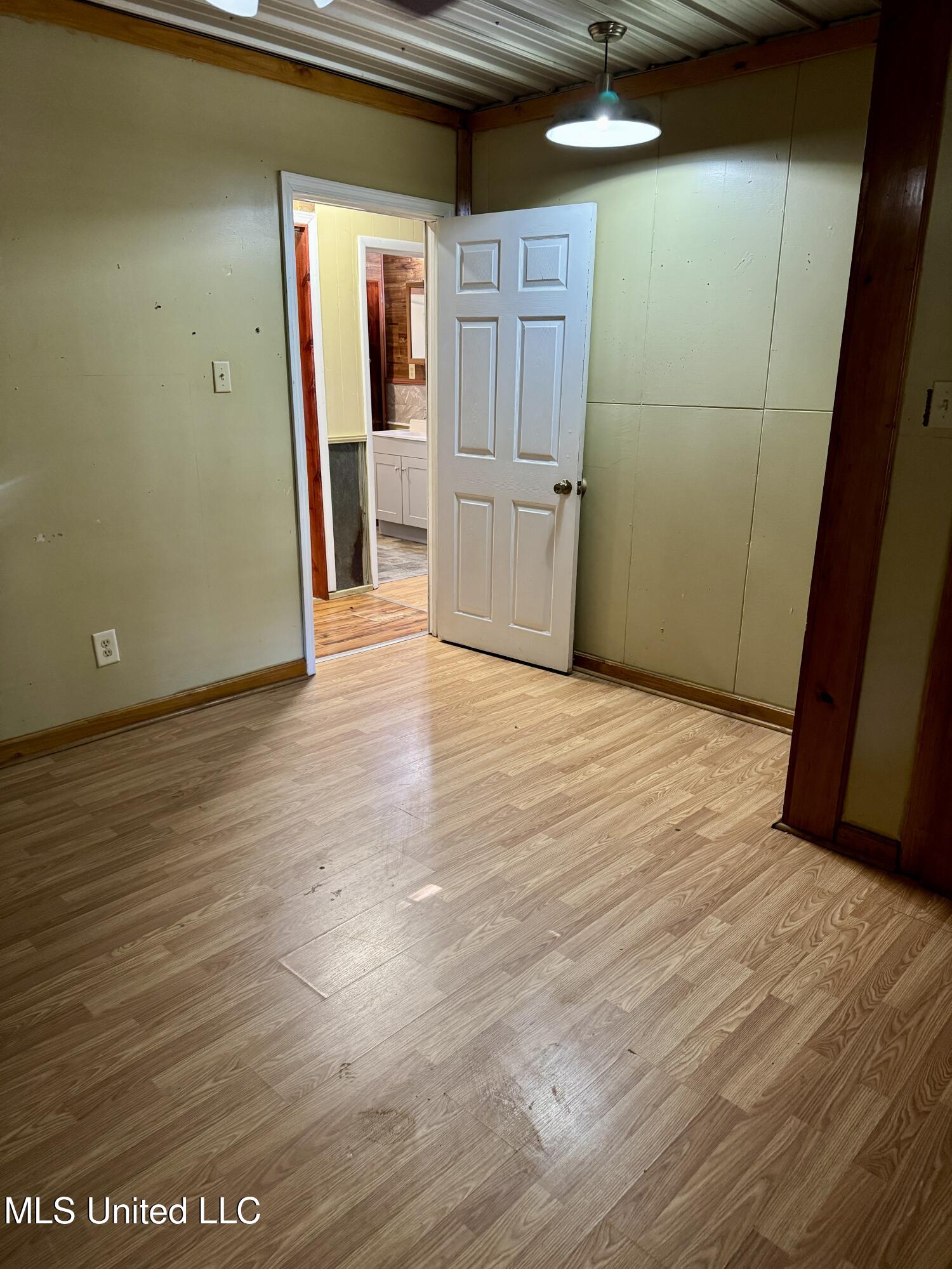 5015 Highway 15 Laurel, MS 39443 - Photo 12 of 60 Main House BR 1