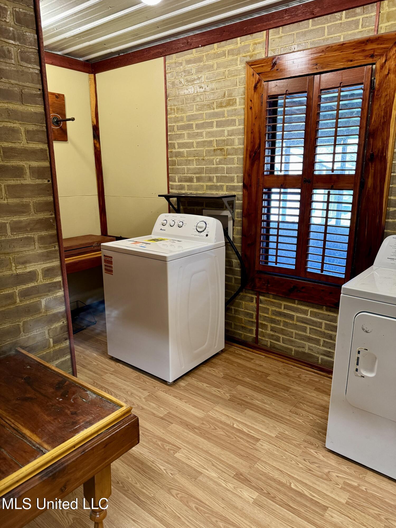 5015 Highway 15 Laurel, MS 39443 - Photo 14 of 60 Main House Laundry Rm