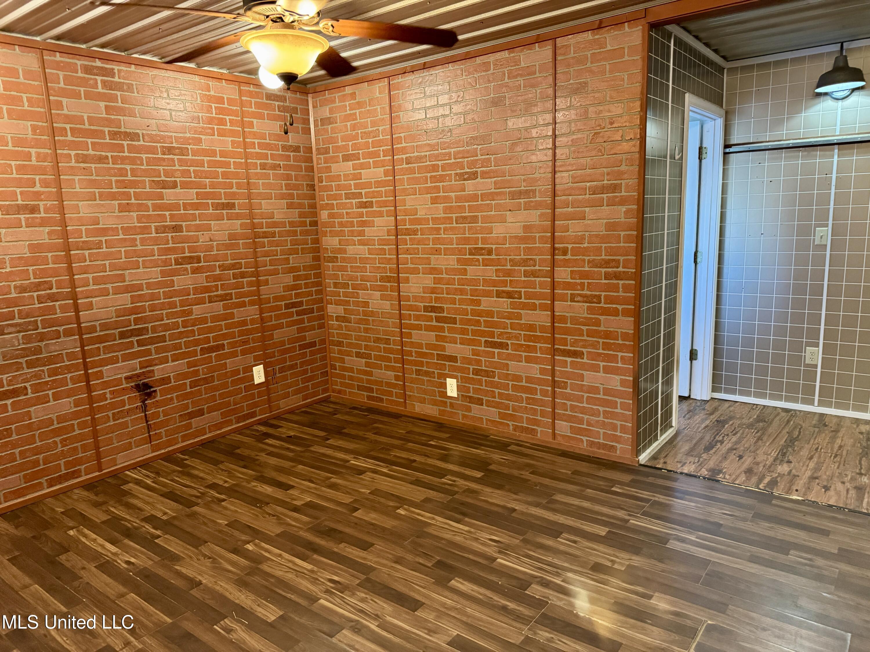 5015 Highway 15 Laurel, MS 39443 - Photo 15 of 60 Main House Mst BR