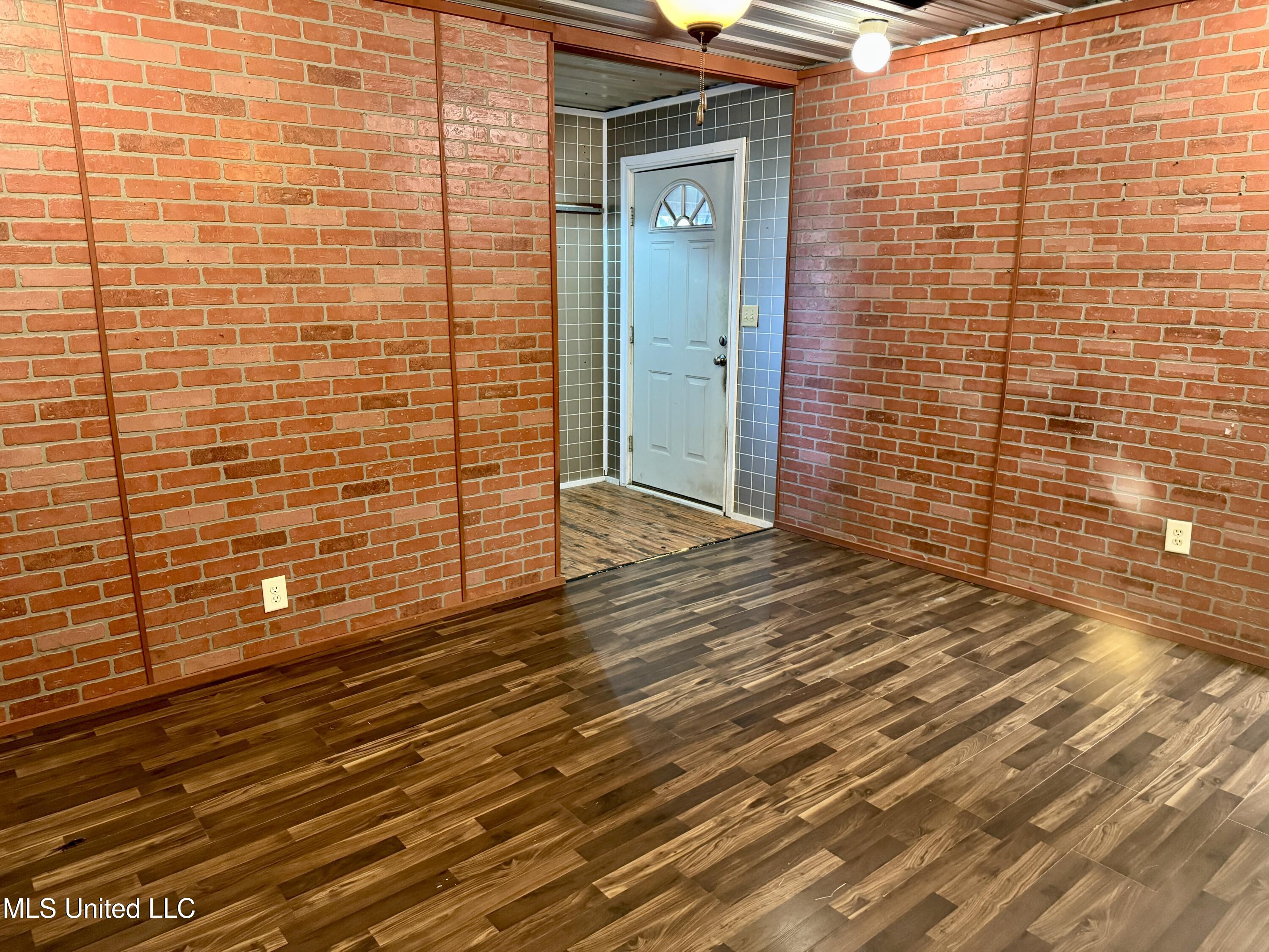 5015 Highway 15 Laurel, MS 39443 - Photo 18 of 60 Main House Mst BR