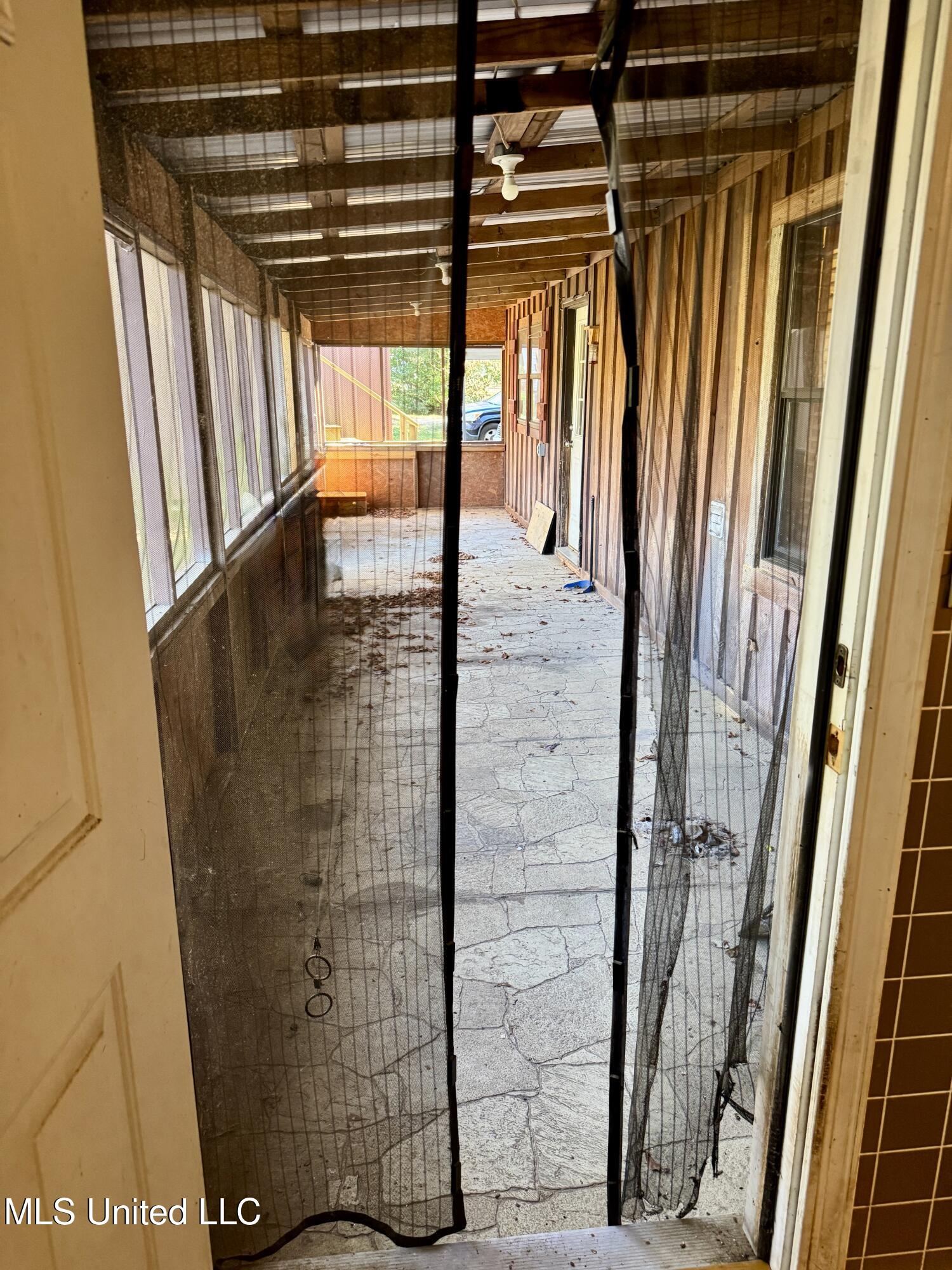 5015 Highway 15 Laurel, MS 39443 - Photo 21 of 60 Main House Porch