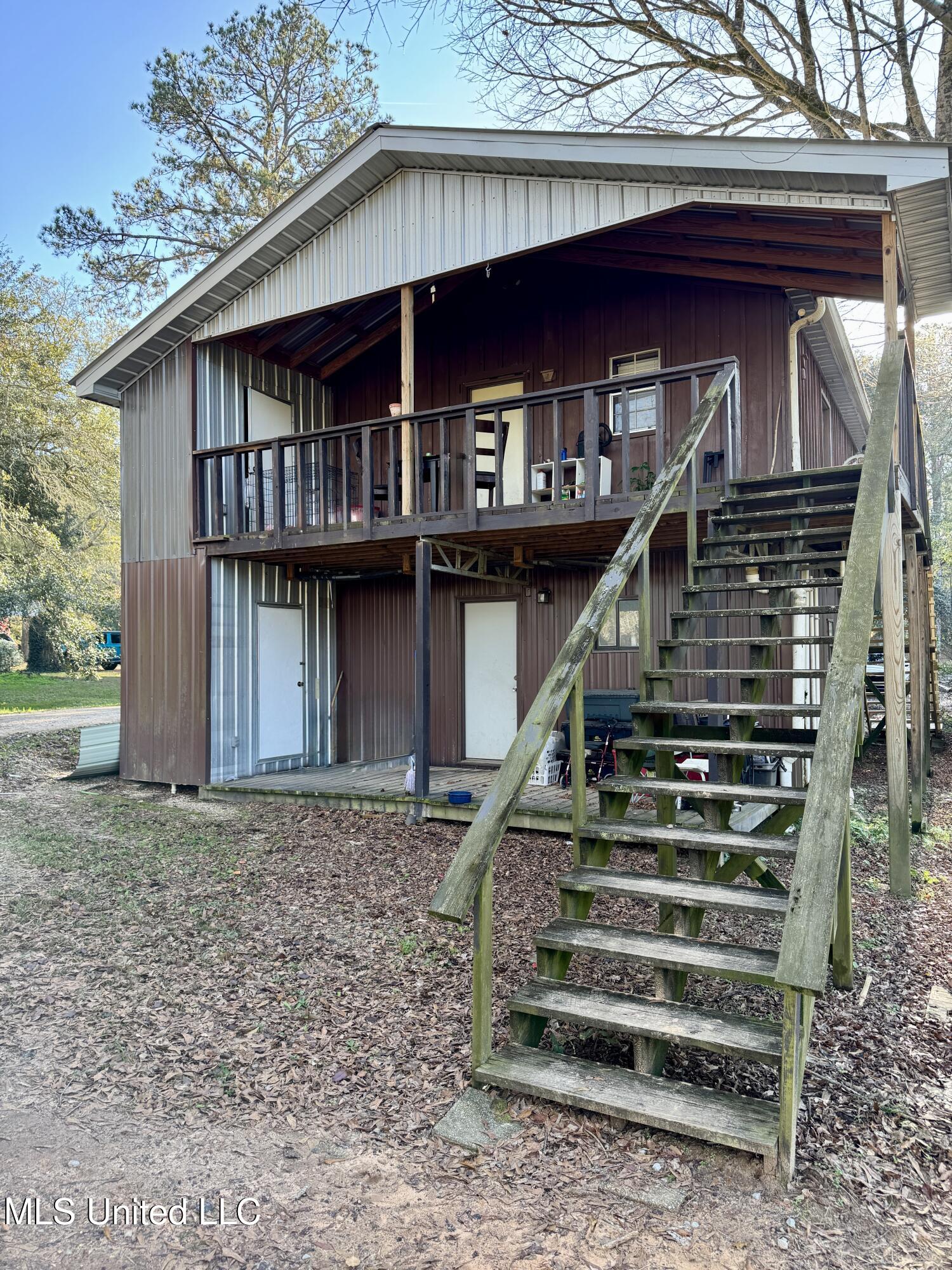 5015 Highway 15 Laurel, MS 39443 - Photo 30 of 60 5017 Hwy 15 2 story upstairs #3