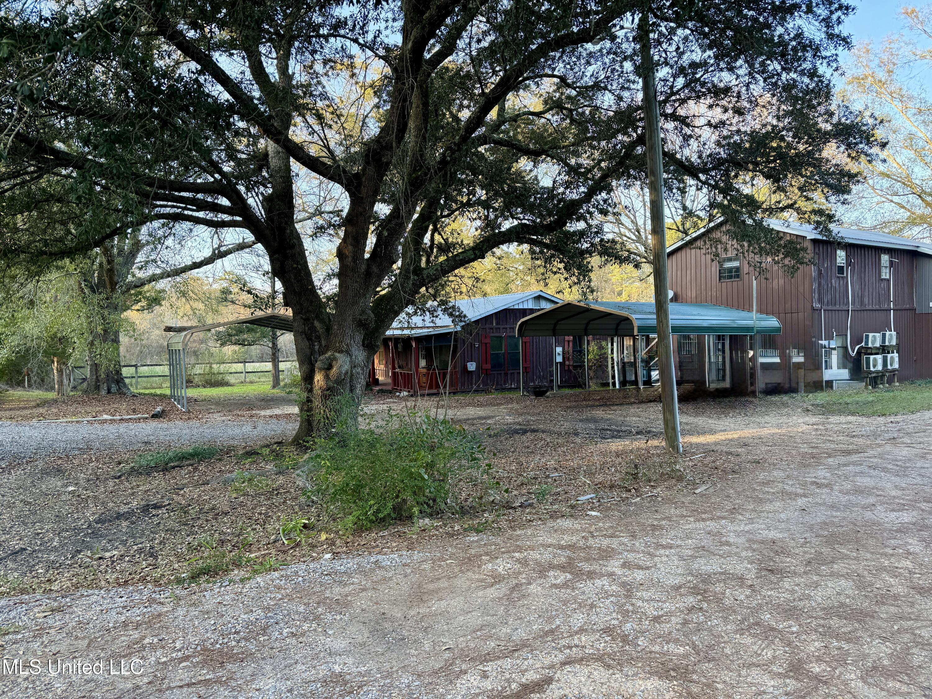 5015 Highway 15 Laurel, MS 39443 - Photo 6 of 60 Main House