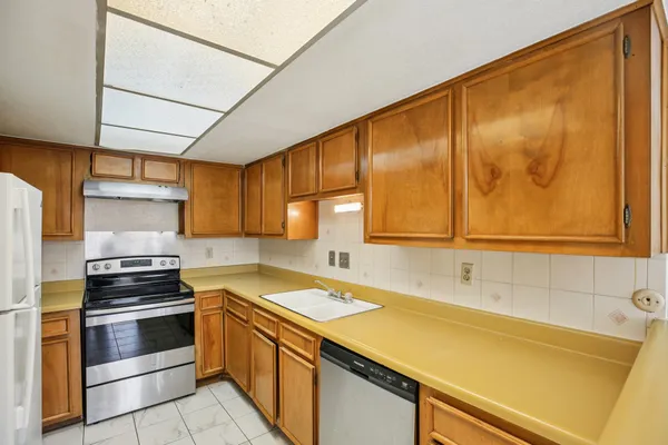 $1,500 | 8379 La Roche Lane, Houston, TX 77036
