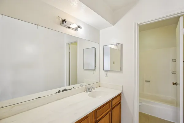 $1,500 | 8379 La Roche Lane, Houston, TX 77036