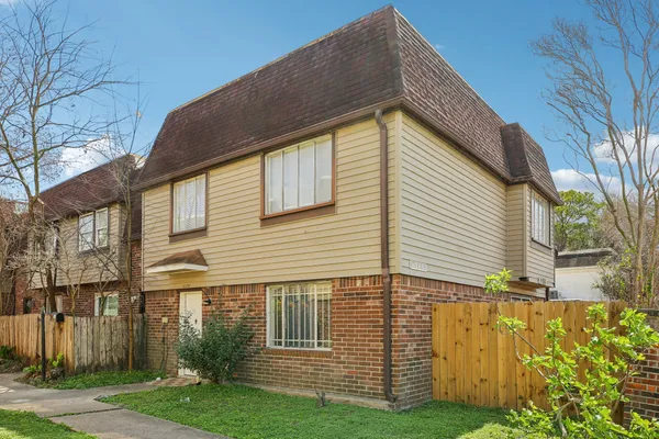 $1,500 | 8379 La Roche Lane, Houston, TX 77036