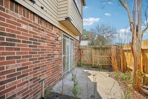 $1,500 | 8379 La Roche Lane, Houston, TX 77036