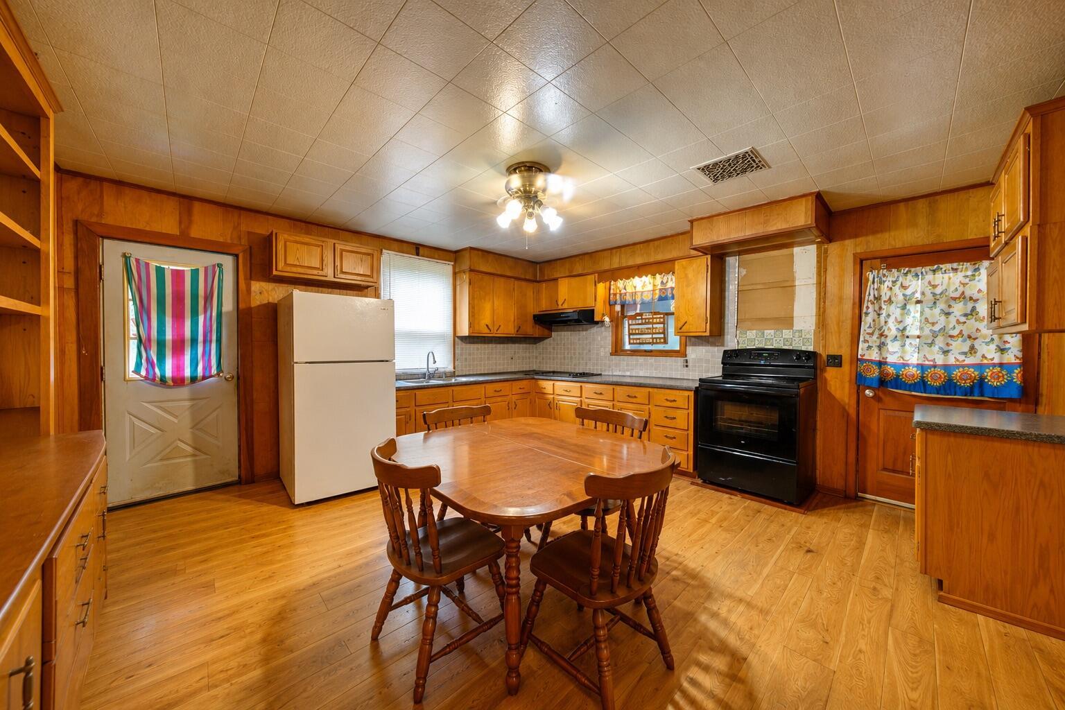 669 New Milford Road Ravenna, OH 44266 - Photo 13 of 40 9a