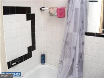 1316 Farrington Road Philadelphia, PA 19151 - Photo 9 of 12 Bathroom