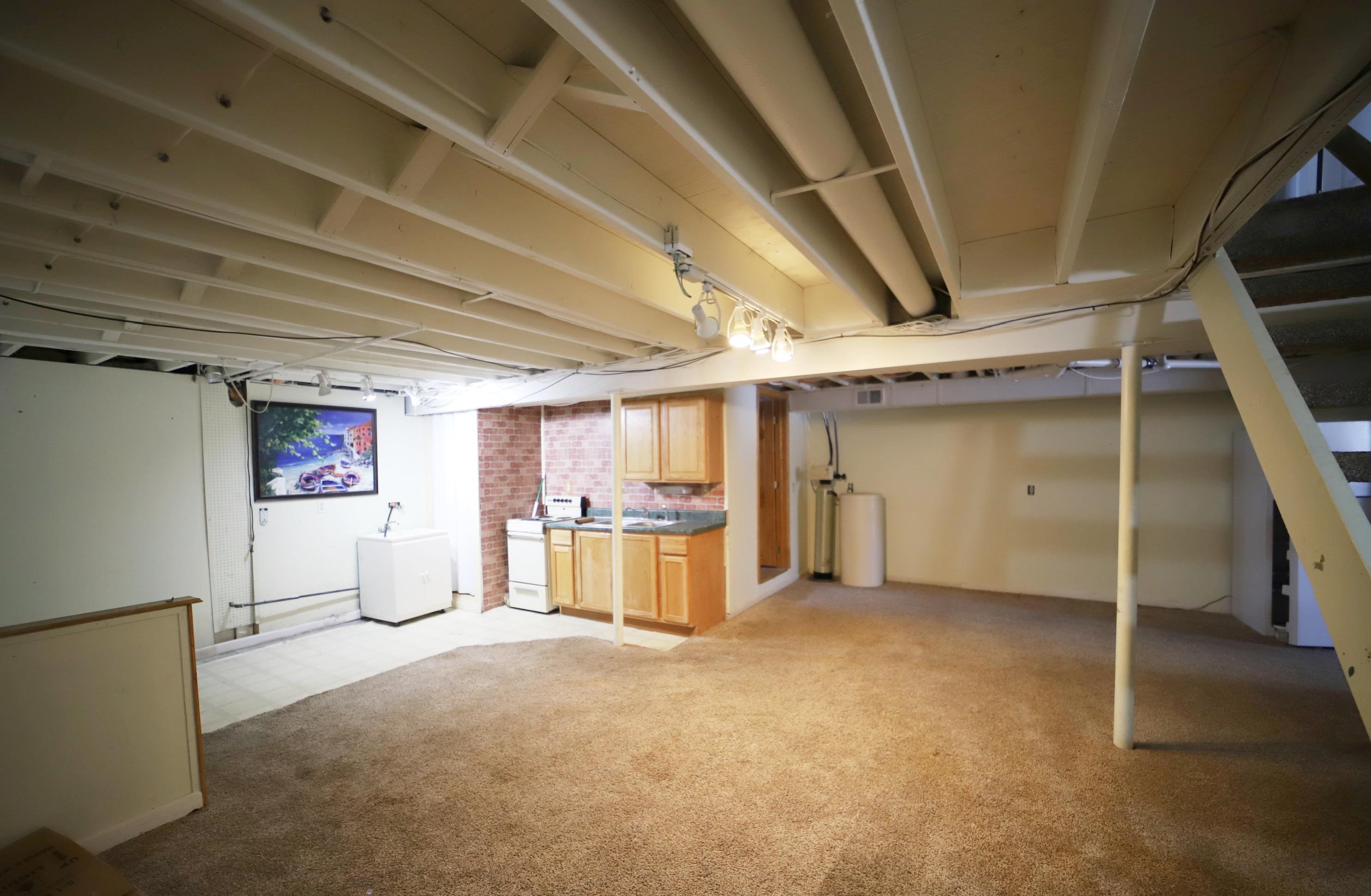 508 Chamberlain Street Flushing, MI 48433 - Photo 20 of 28 50103440-19.JPG