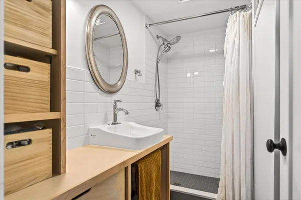 $895,000 | 316 Elm Hill Drive, Clarendon, VT 05759