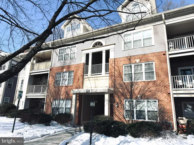 $2,095 | 119 Timberbrook Lane, Unit 201, Gaithersburg, MD 20878