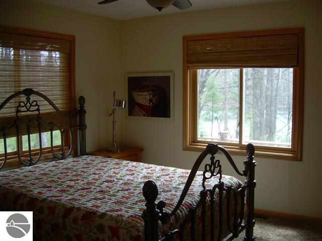 4040 Harolds Road Traverse City, MI 49696 - Photo 20 of 50 1744992-19.JPG