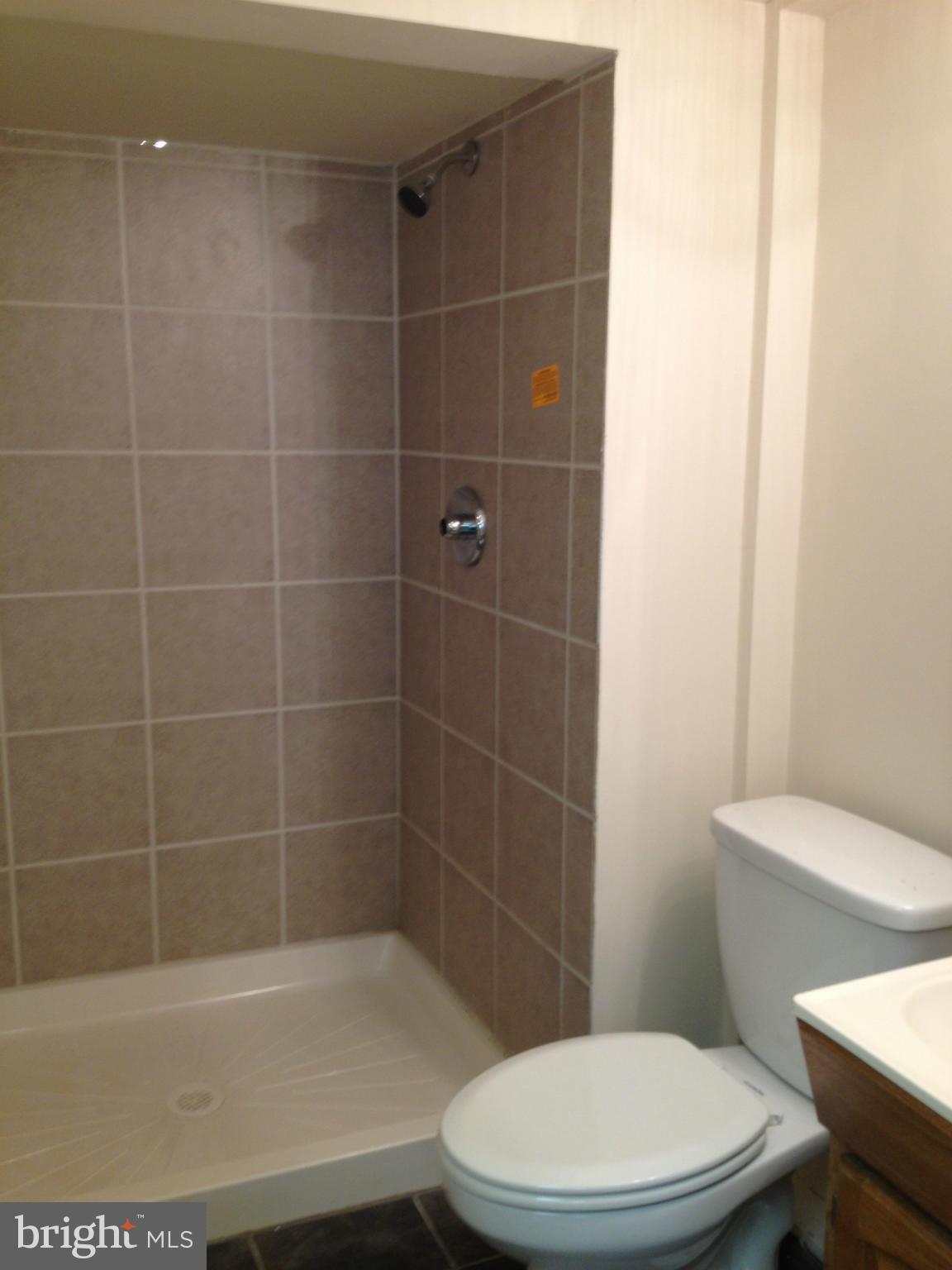 1816 Ellinwood Road Baltimore, MD 21237 - Photo 9 of 12 Bath