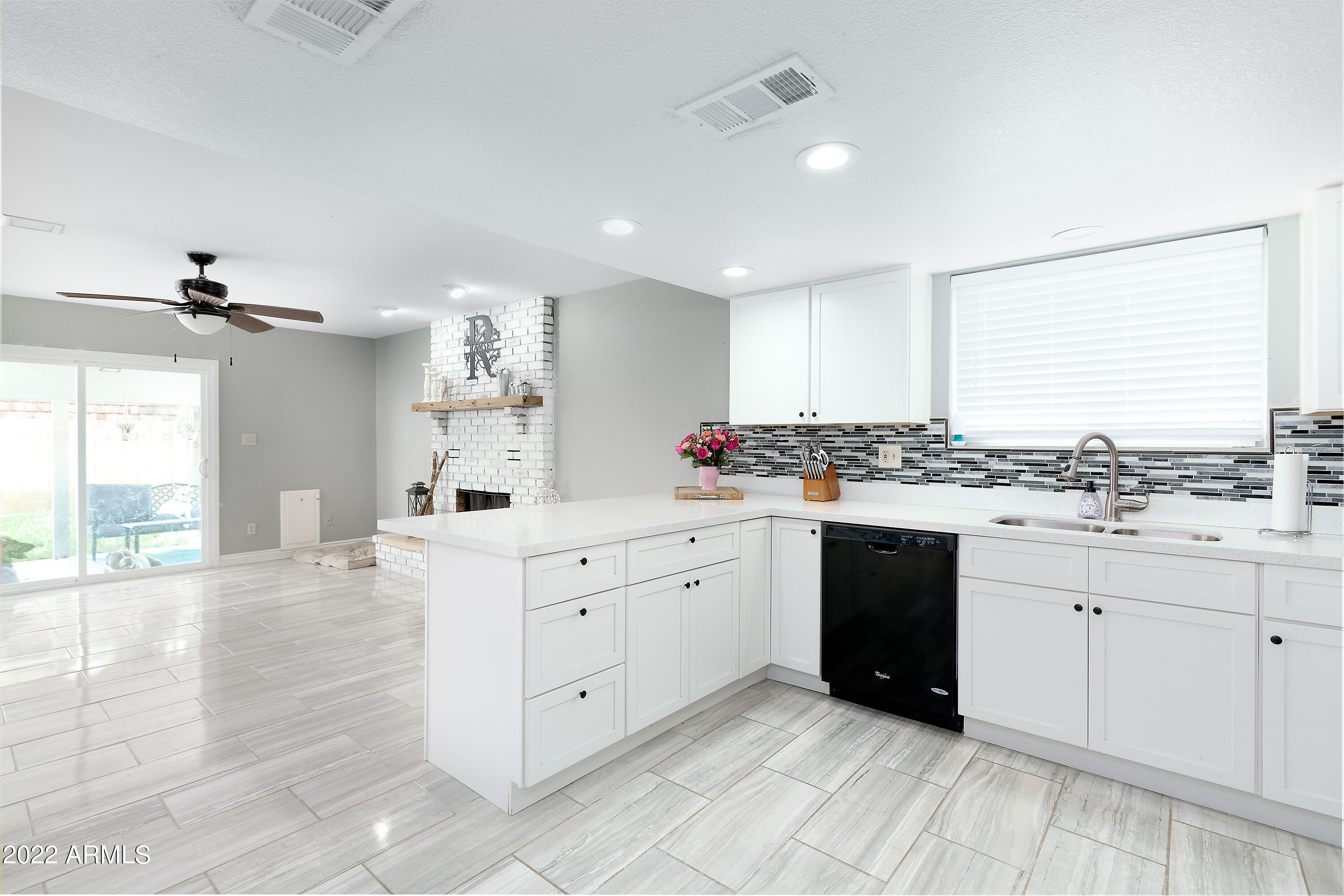 3633 West Bloomfield Road Phoenix, AZ 85029 - Photo 5 of 19 Large kitchen