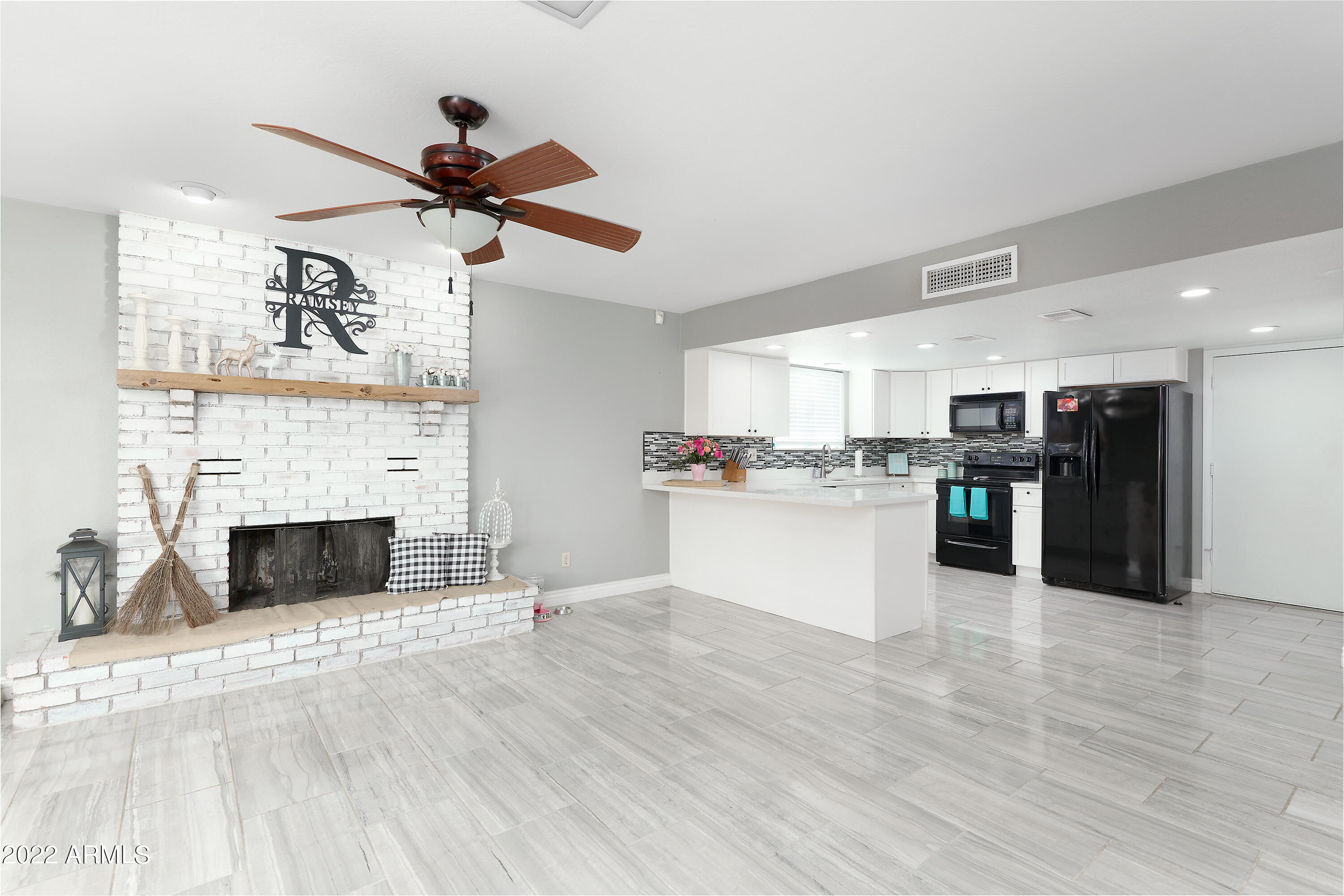 3633 West Bloomfield Road Phoenix, AZ 85029 - Photo 6 of 19 Family room