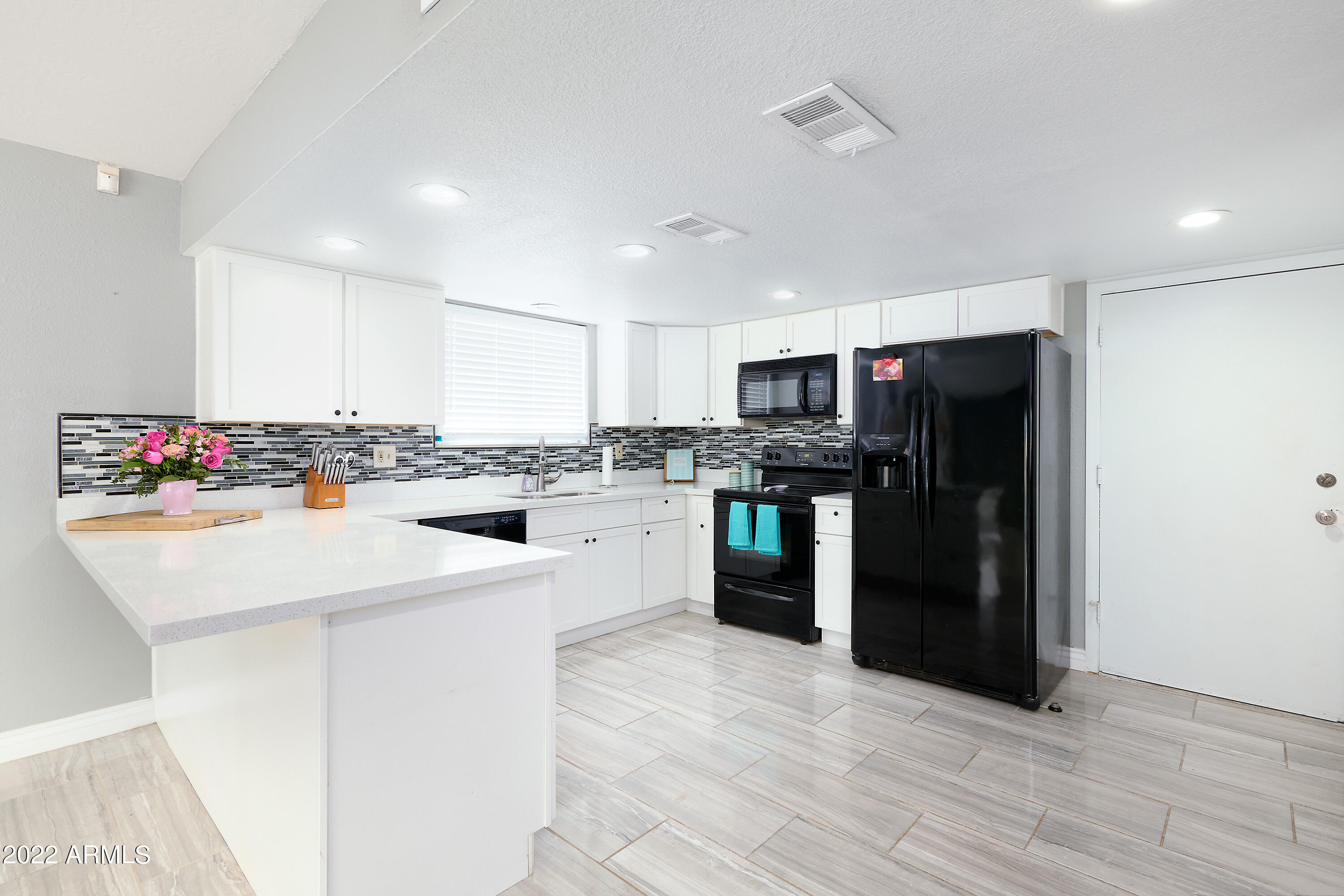 3633 West Bloomfield Road Phoenix, AZ 85029 - Photo 7 of 19 Peninsula