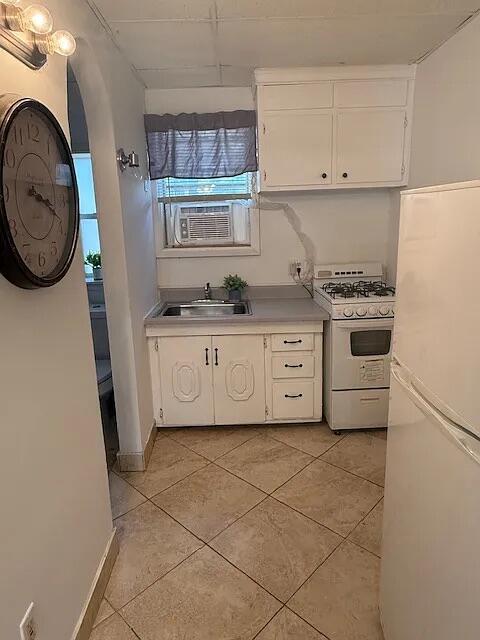 2819 37th Street, Unit REAR Lubbock, TX 79413 - Photo 4 of 5 b7668c0ad1e03822e8c75b51855c6cbe-uncropp