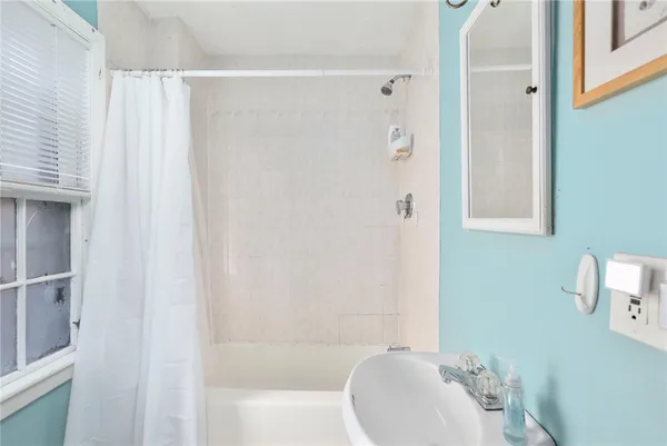 $450,000 | 15 11th Street, Providence, RI 02906