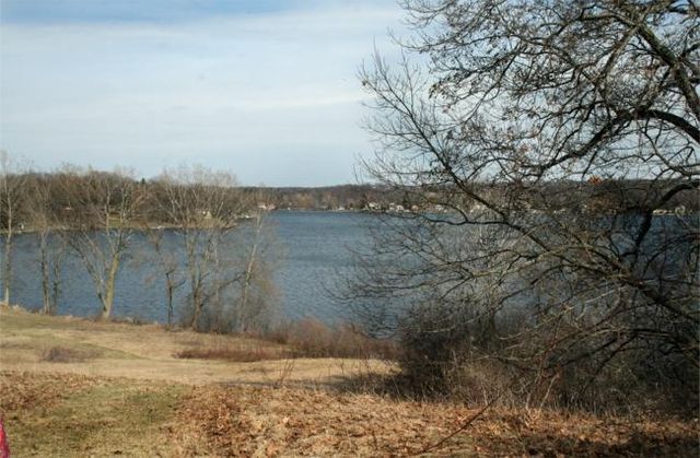 5 Cliffs View Lane, Whitewater, WI 53190