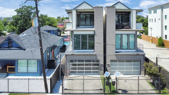 $725,000 | 2310 Converse Street, Houston, TX 77006