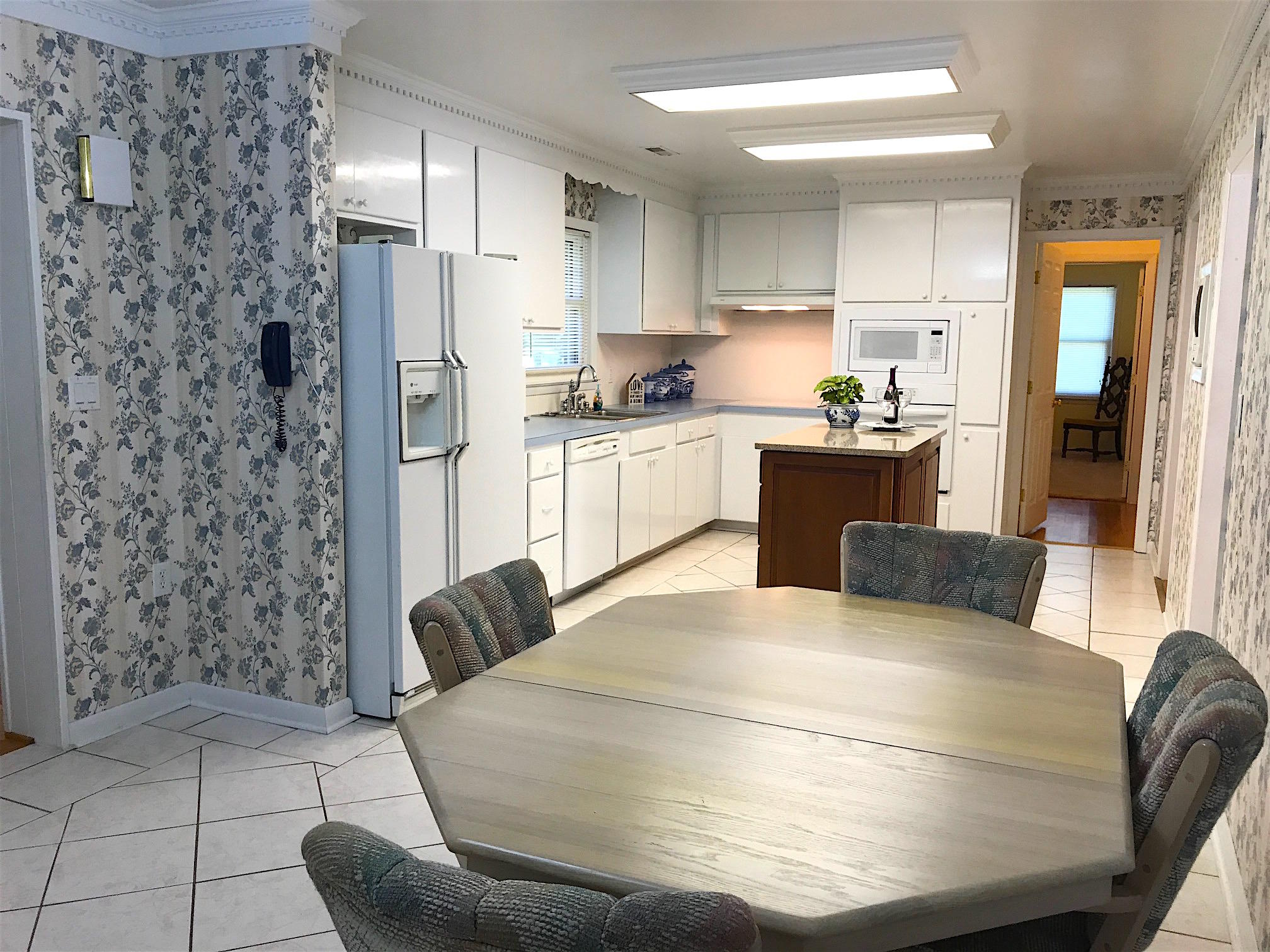 682 Harbor View Road Charleston, SC 29412 - Photo 3 of 19 eat in kitchen