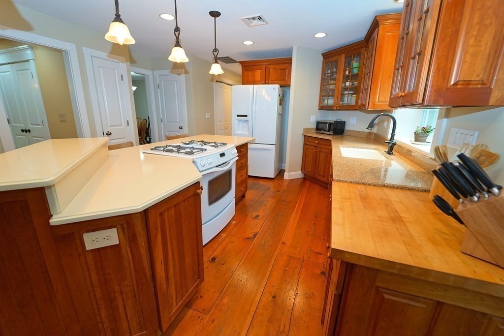 80 Boot Pond Road Plymouth, MA 02360 - Photo 8 of 42 Gallery Image 8