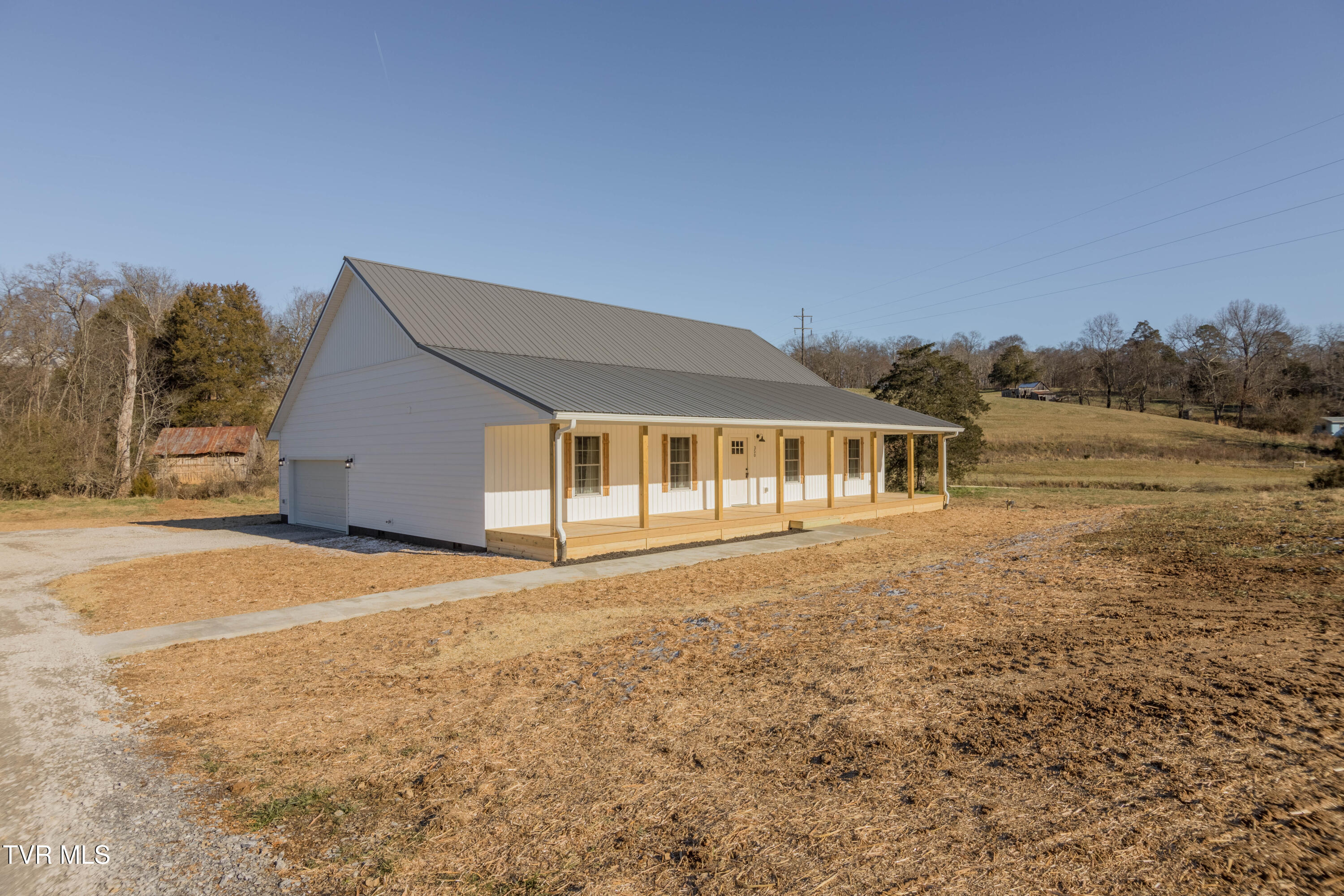 350 Possum Creek Road Greeneville, TN 37743 - Photo 2 of 34 087A0637-HDR