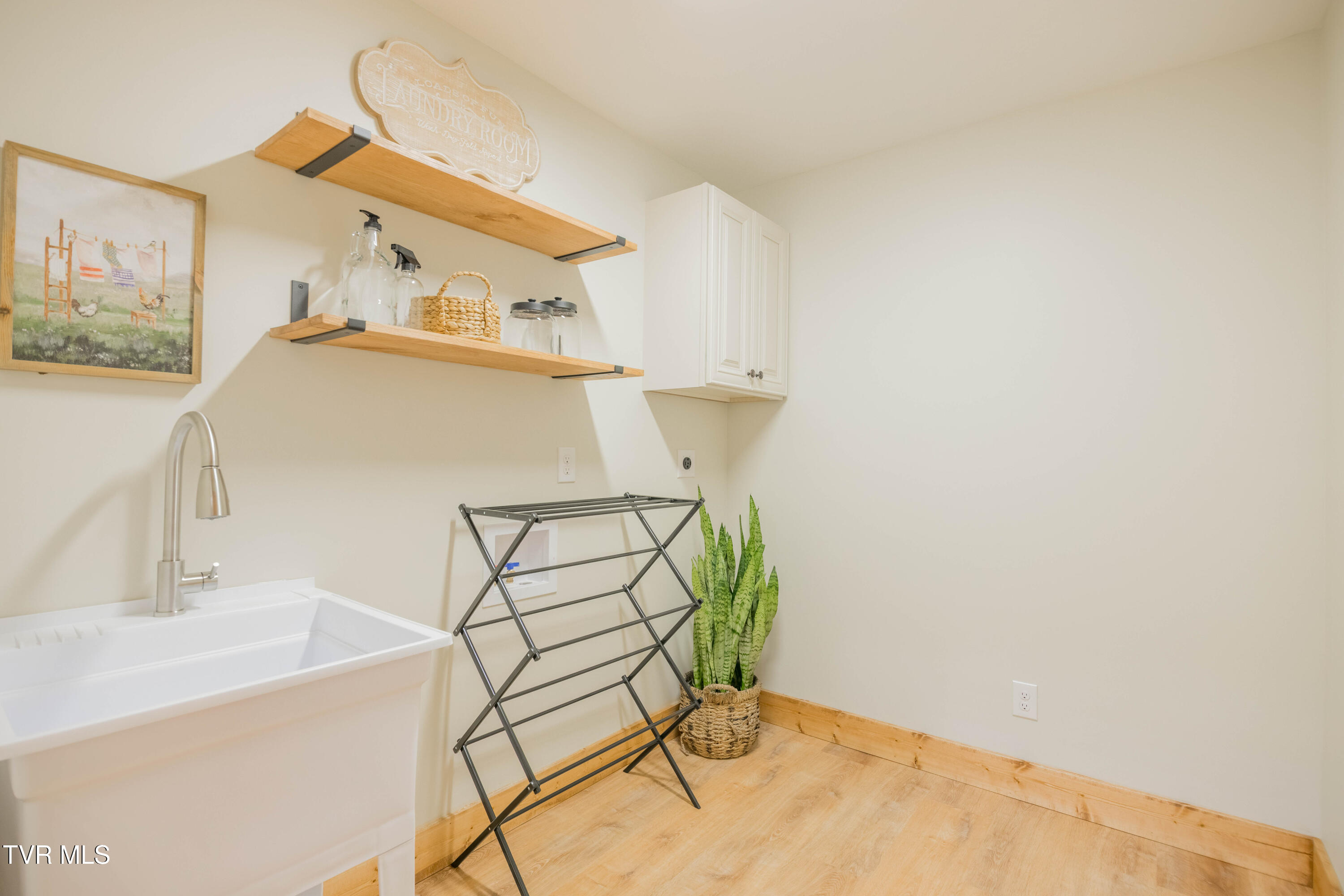 350 Possum Creek Road Greeneville, TN 37743 - Photo 23 of 34 087A0601-HDR