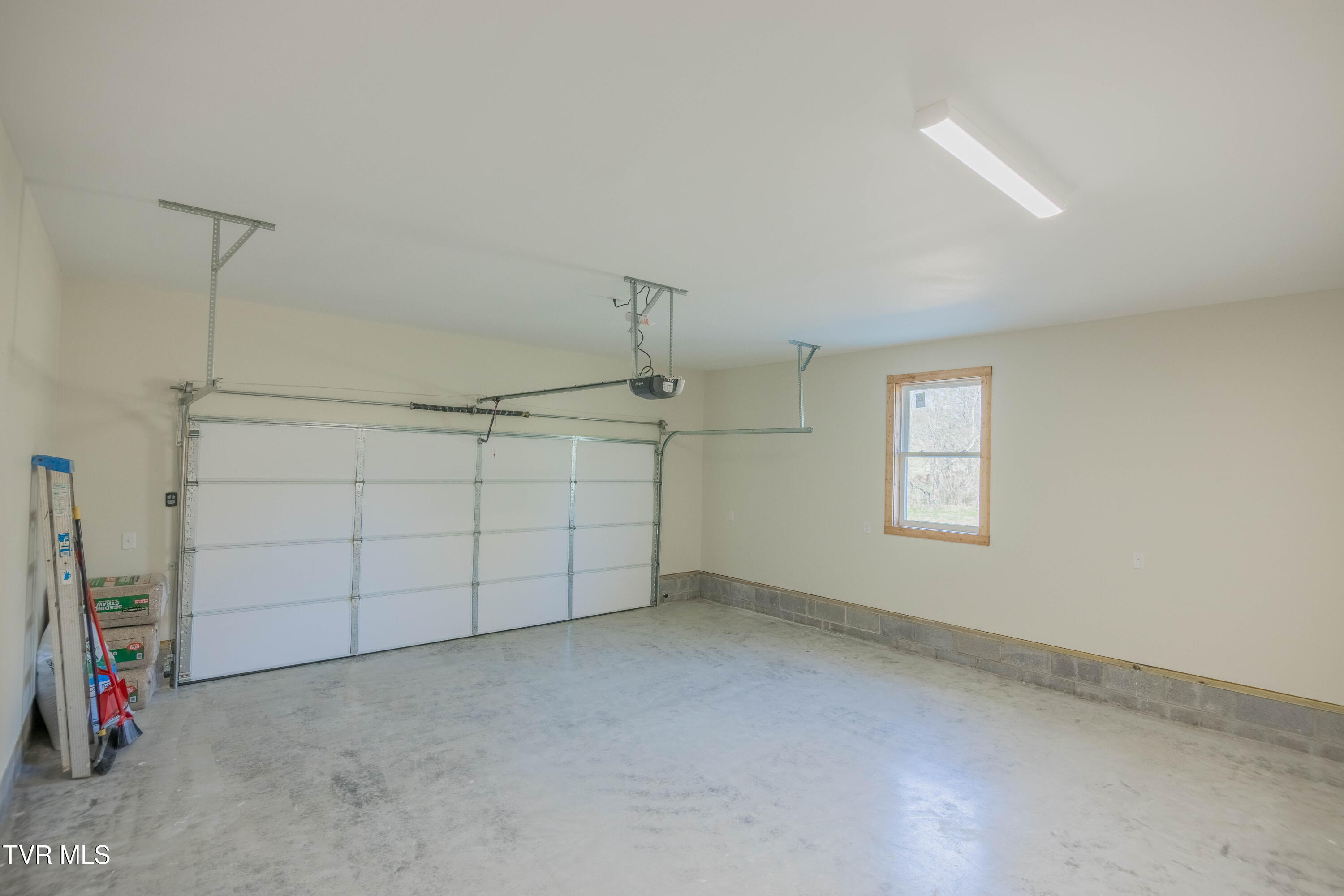 350 Possum Creek Road Greeneville, TN 37743 - Photo 24 of 34 087A0608-HDR