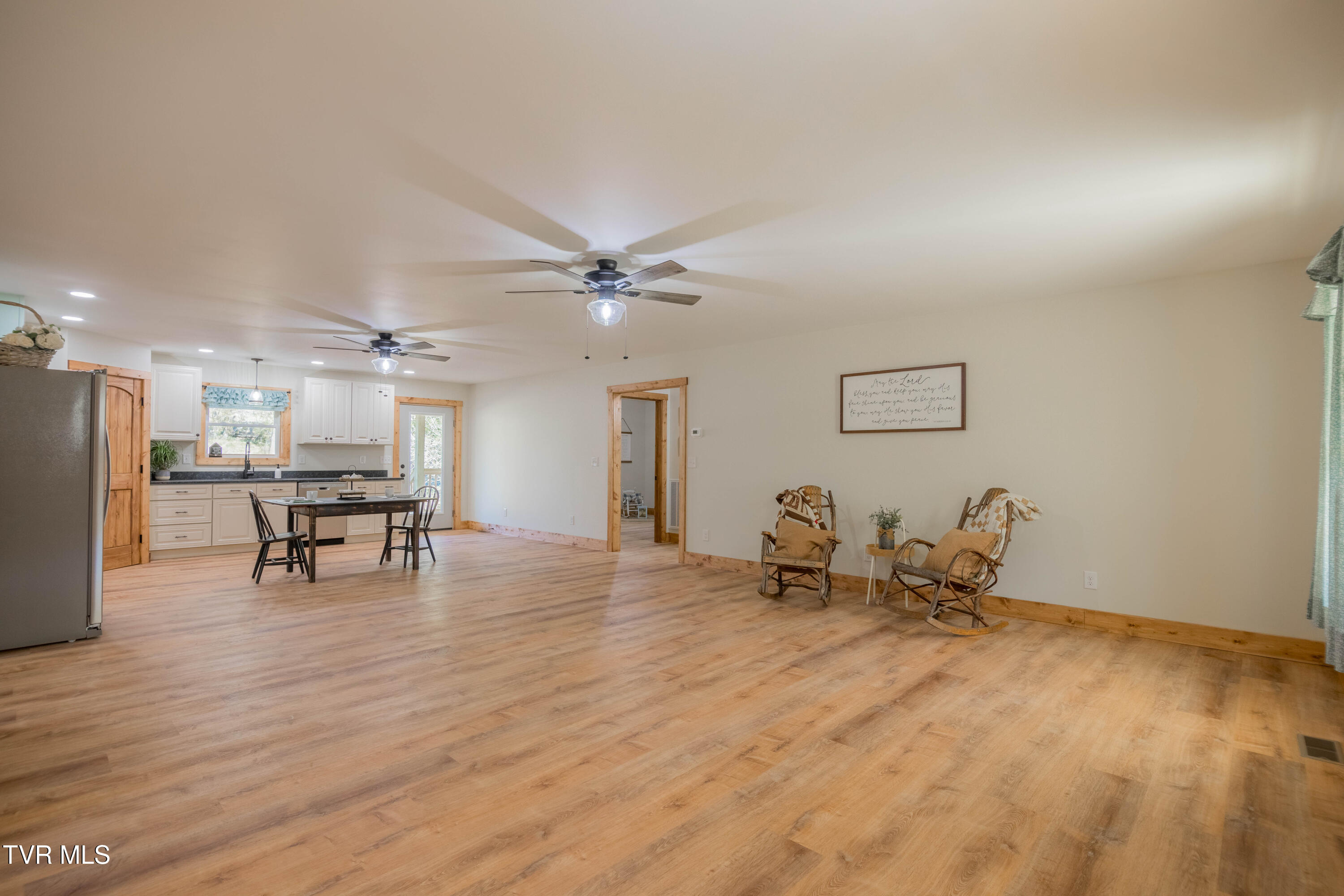 350 Possum Creek Road Greeneville, TN 37743 - Photo 4 of 34 087A0523-HDR