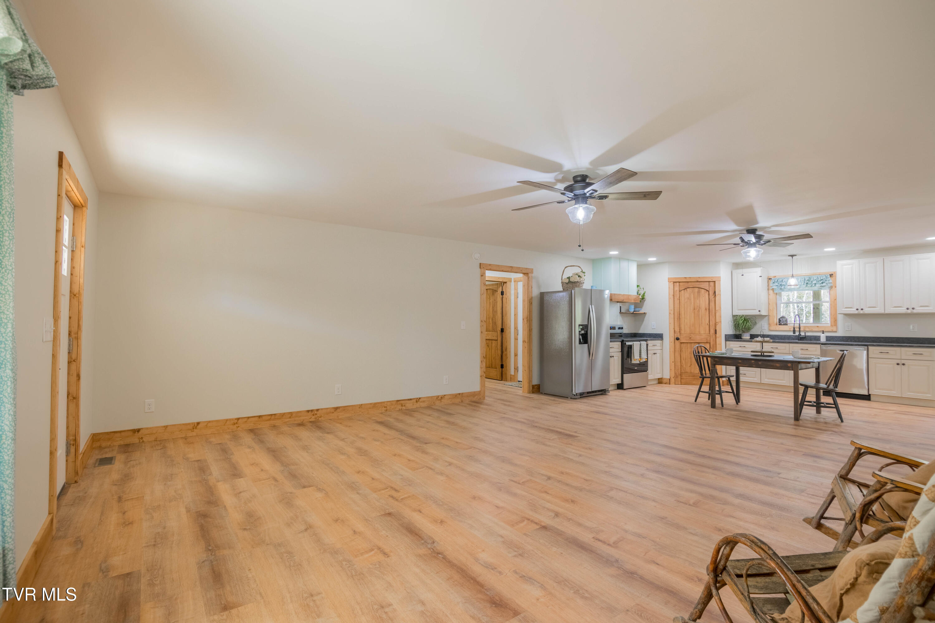 350 Possum Creek Road Greeneville, TN 37743 - Photo 5 of 34 087A0526-HDR