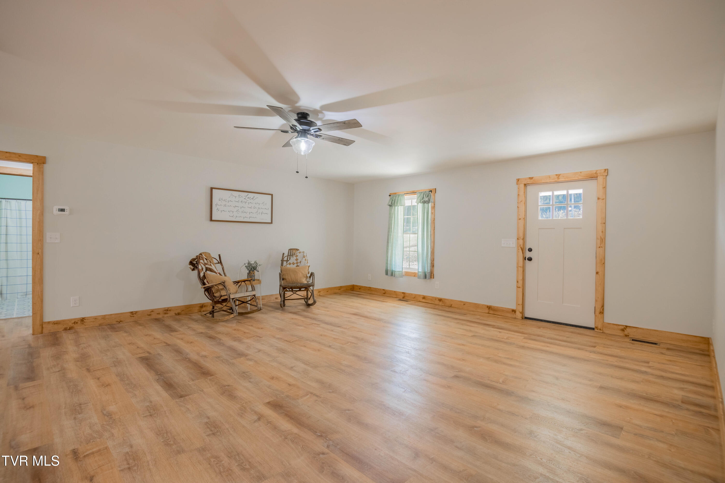 350 Possum Creek Road Greeneville, TN 37743 - Photo 6 of 34 087A0529-HDR