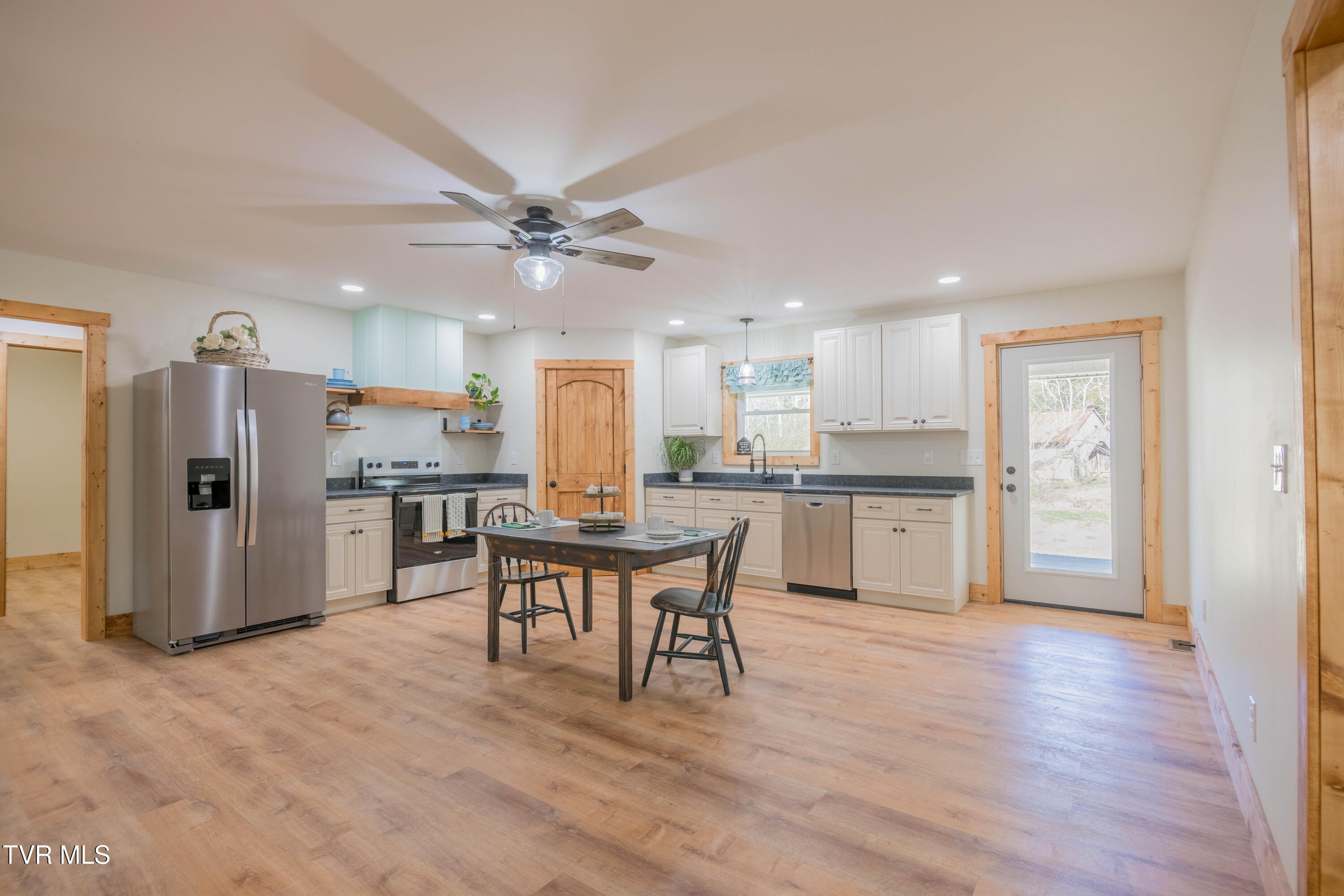 350 Possum Creek Road Greeneville, TN 37743 - Photo 7 of 34 087A0532-HDR