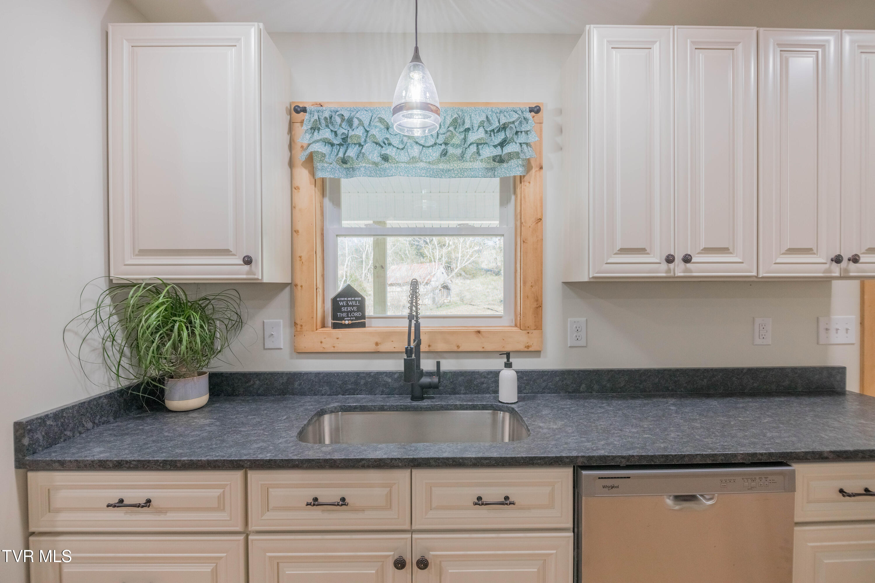 350 Possum Creek Road Greeneville, TN 37743 - Photo 9 of 34 087A0544-HDR