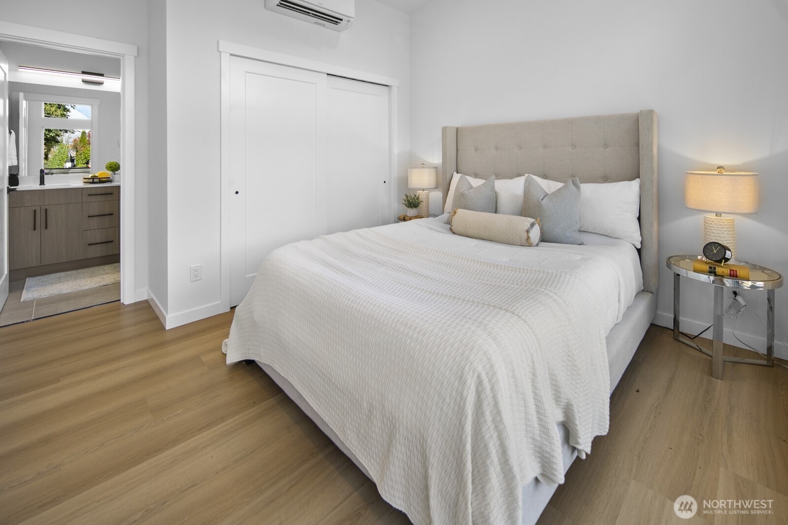 2805 South Grand Street Seattle, WA 98144 - Photo 19 of 31 a bedroom with bed and window