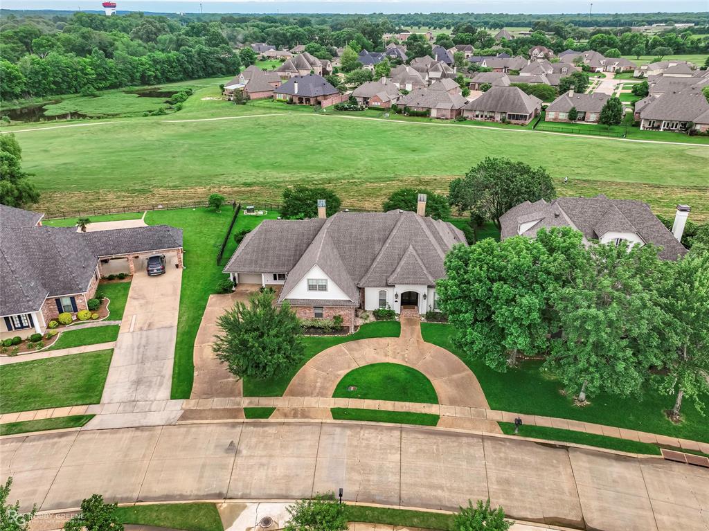 528 Hunters Run Bossier City, LA 71111 - Photo 2 of 40