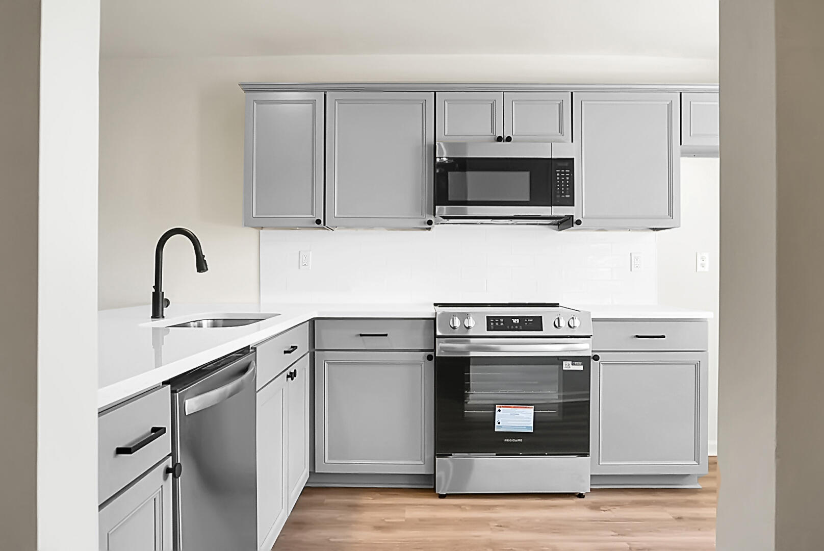 7650 Oldridge Road North Charleston, SC 29418 - Photo 10 of 21 DSC08415