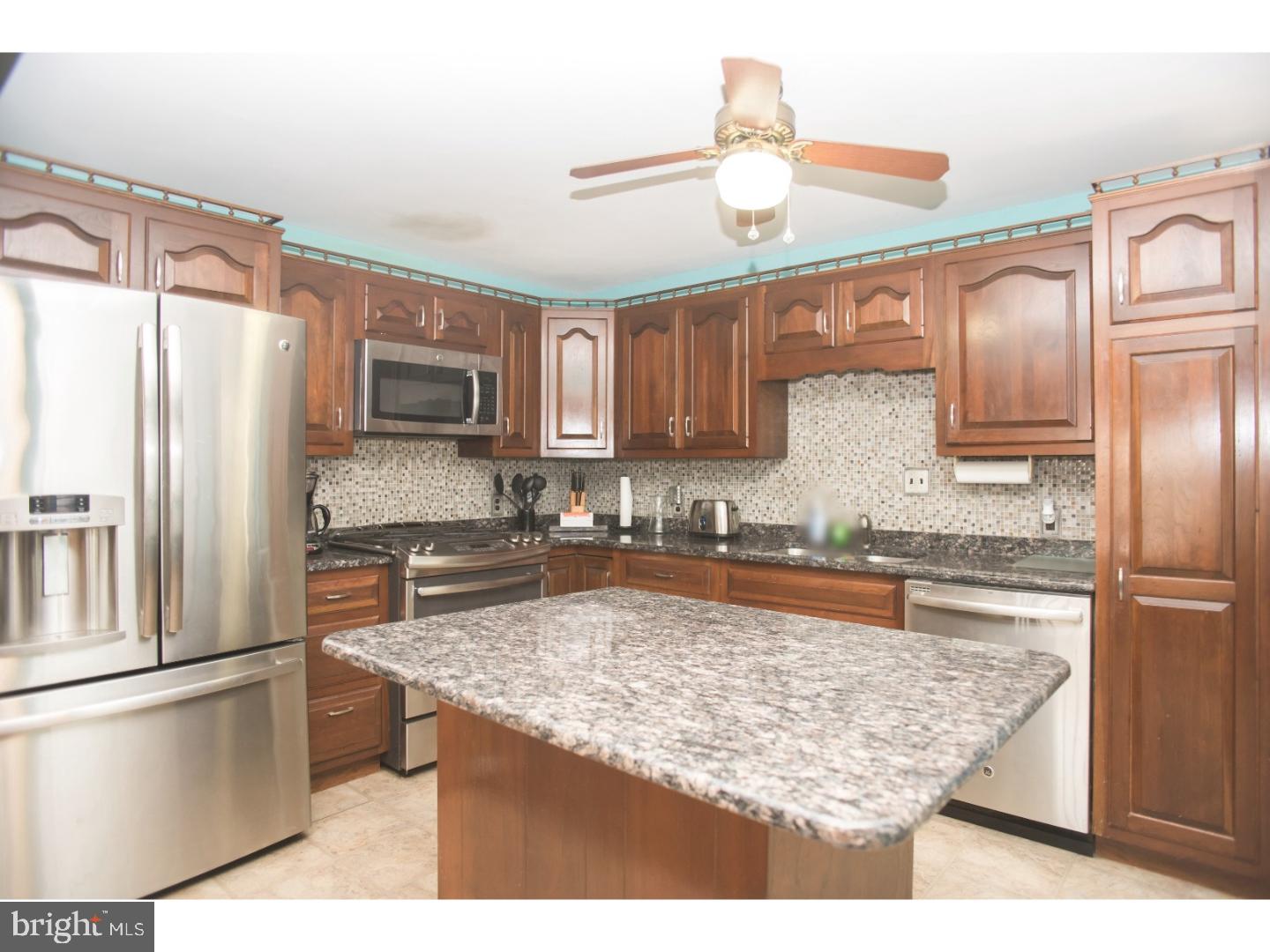 34 Yeates Drive New Castle, DE 19720 - Photo 5 of 24 Kitchen