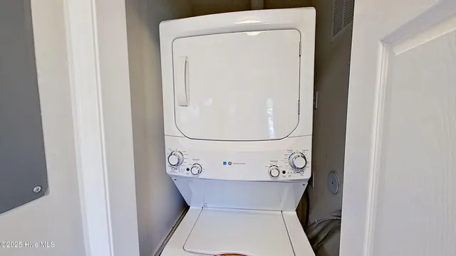 $1,525 | 4613 McClelland Drive, Unit F104, Wilmington, NC 28405