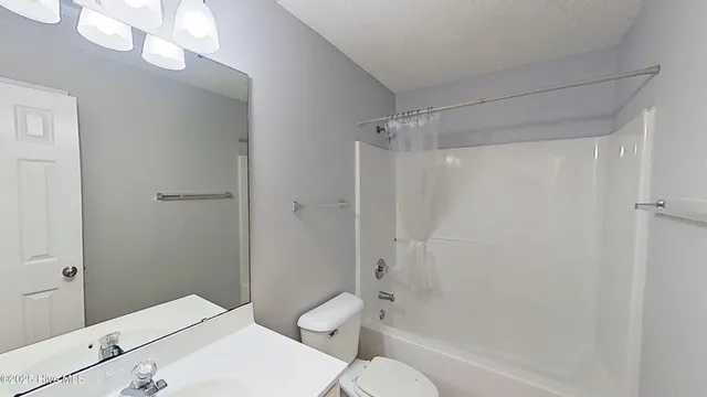 $1,525 | 4613 McClelland Drive, Unit F104, Wilmington, NC 28405