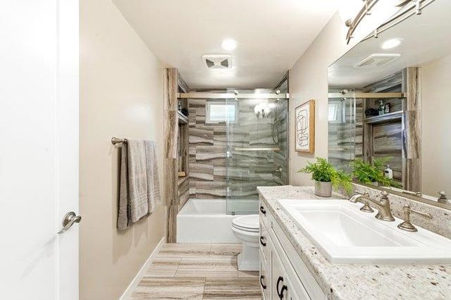 a view of entrance gate of house