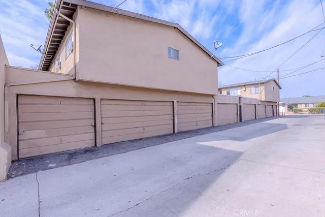 a view of a house with garage