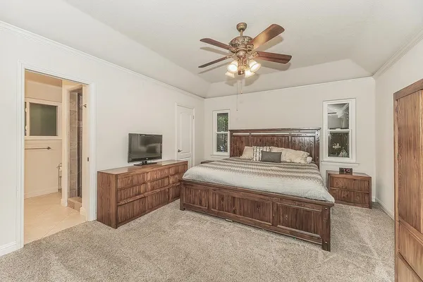 $685,000 | 286 East Everglade Avenue, Fresno, CA 93720