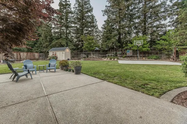 $685,000 | 286 East Everglade Avenue, Fresno, CA 93720