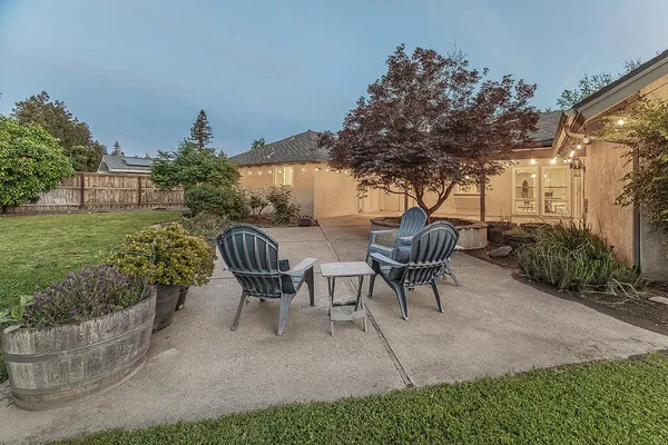 $685,000 | 286 East Everglade Avenue, Fresno, CA 93720
